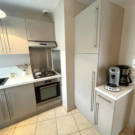 Proche Forêt Et à - Fr-1-22-381 *